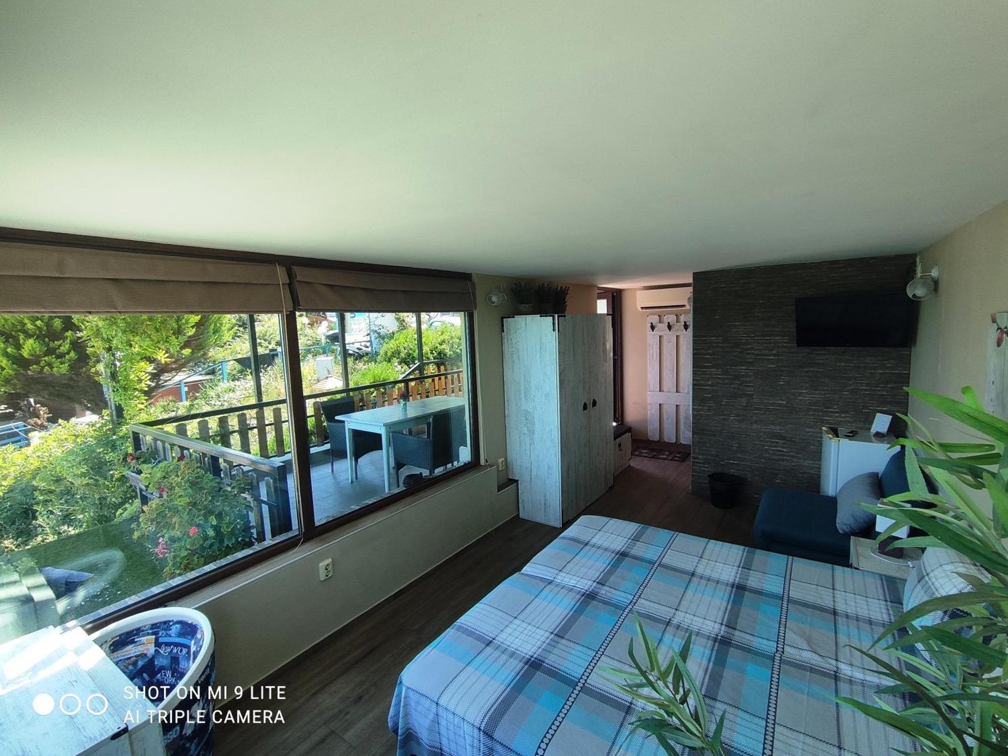 Hemingway Rooms In Happy Beach Varna Exterior photo
