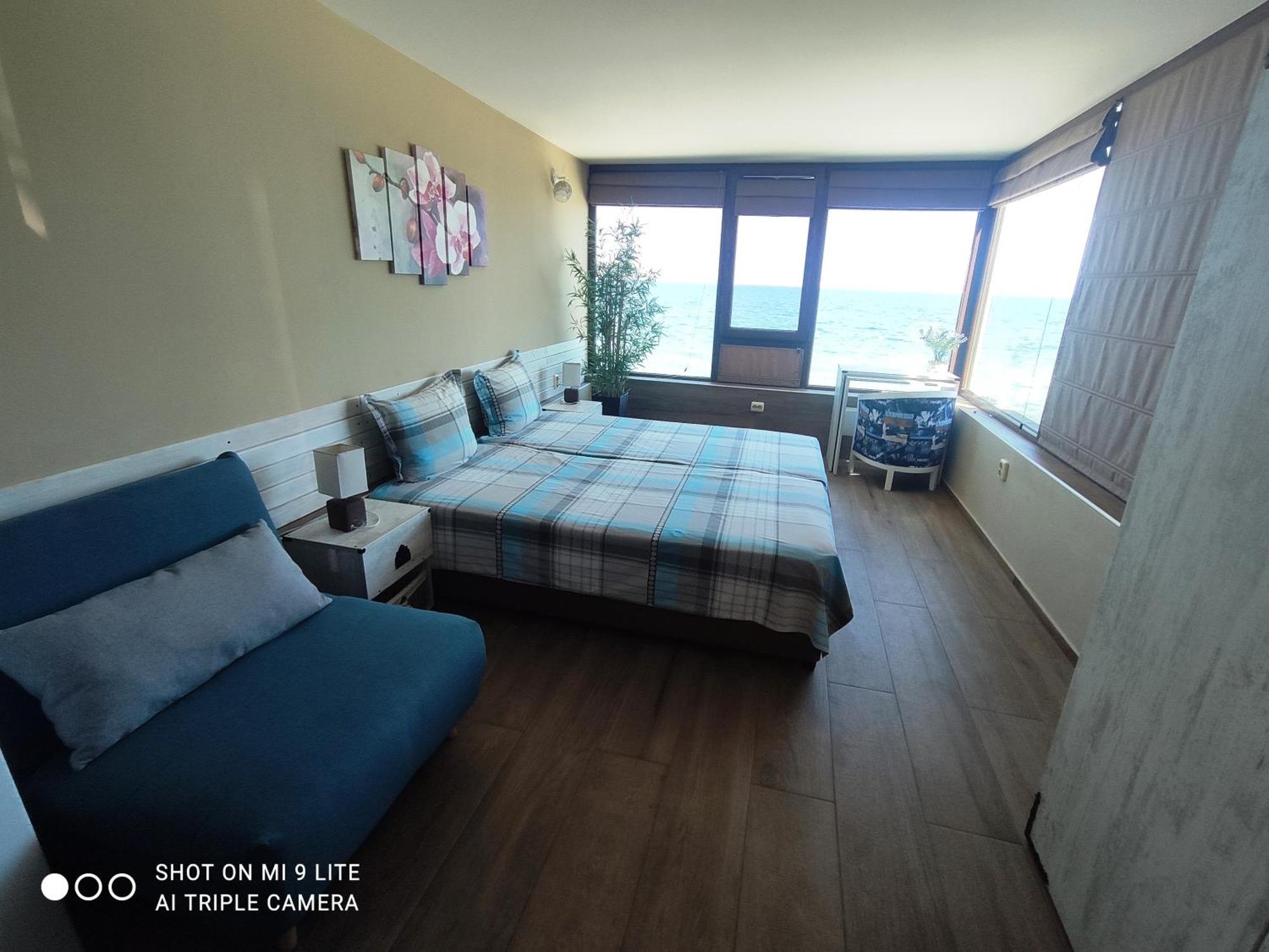 Hemingway Rooms In Happy Beach Varna Exterior photo